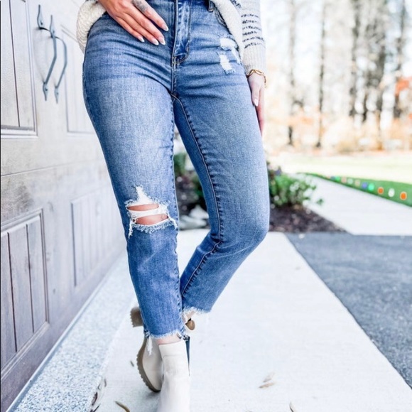 Judy Blue Notch Hem Slim Fit Jeans - Picture 3 of 7